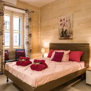 Gb - Triplex Apartment